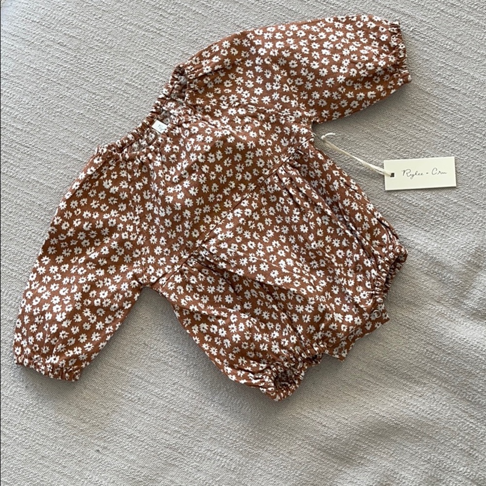 BNWT- Rylee and Cru bubble romper